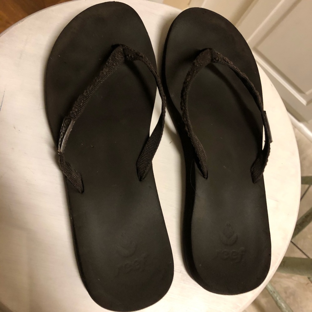 Size 8 Brown Reef Flip Flops